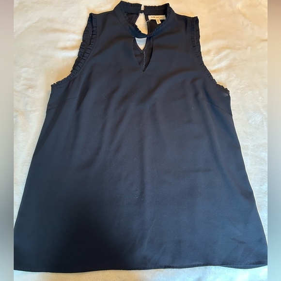 Faith and Joy Black Keyhole Top - Picture 2 of 4